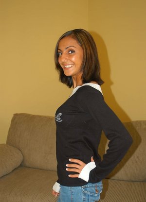 Matts Models are excited to present you with a picture gallery showcasing Mia showing superb shape