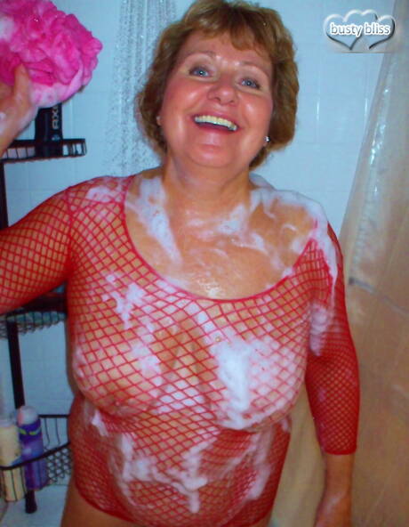 TAC Amateurs invite you to explore a free photos with Busty Bliss in work with hand on cock